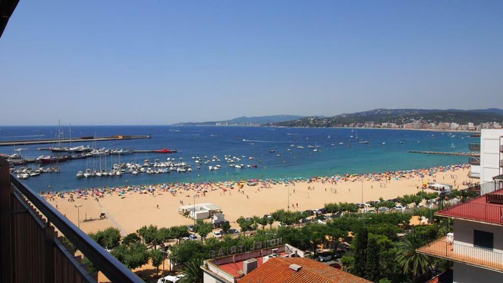 Seafront Apartment In Palamós Buitenkant foto