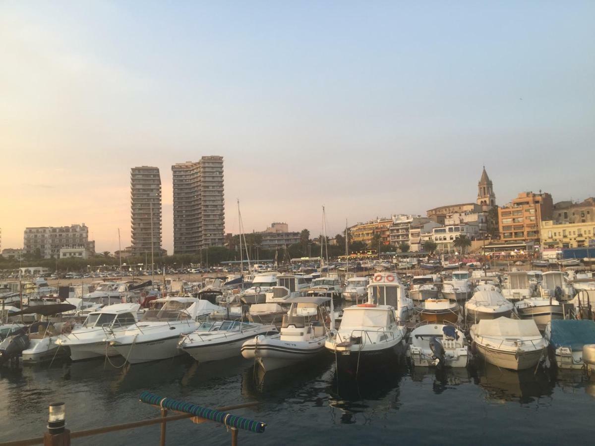 Seafront Apartment In Palamós Buitenkant foto