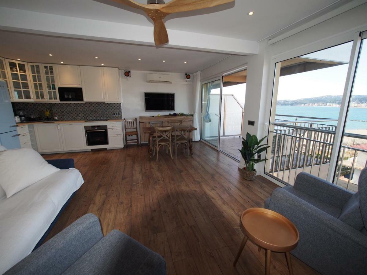 Seafront Apartment In Palamós Buitenkant foto