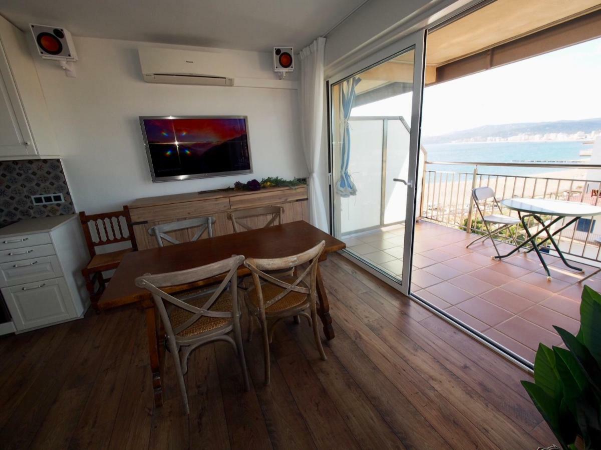 Seafront Apartment In Palamós Buitenkant foto